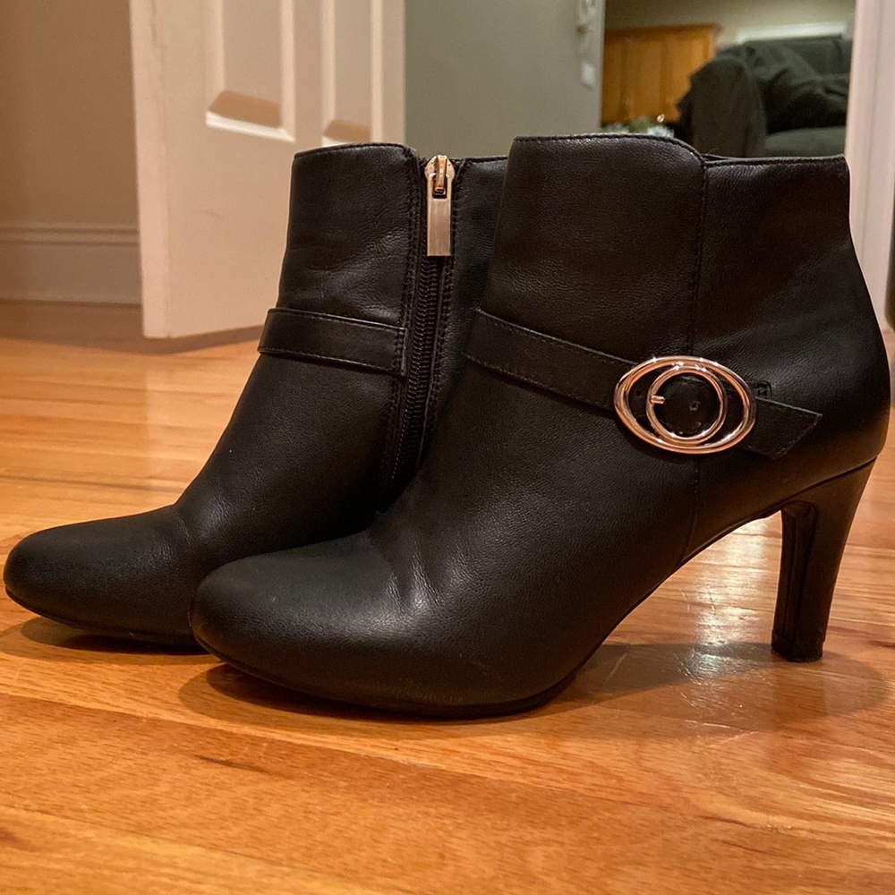 Women’s Size 6 Bandolino Black Booties